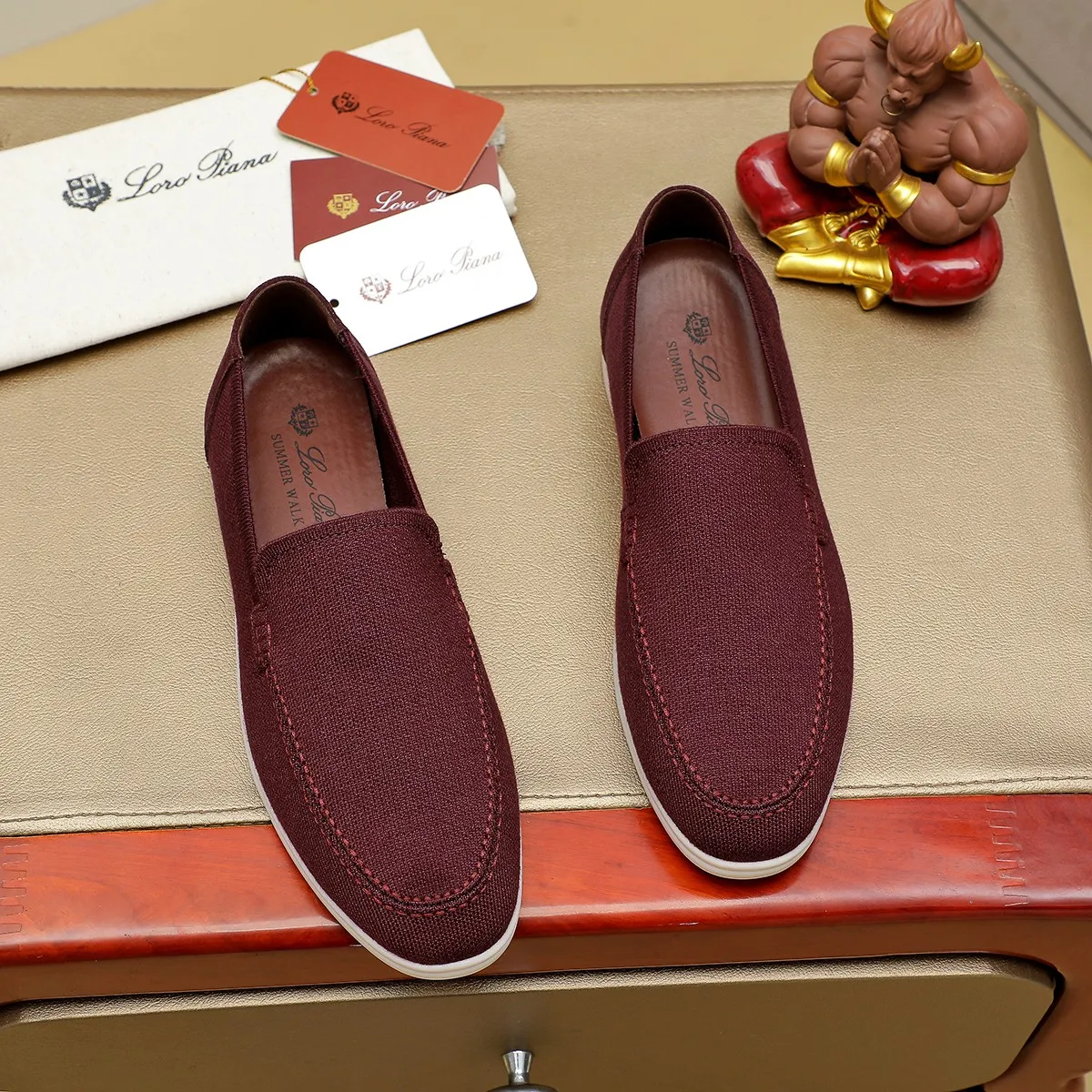 Men's Men's Shoes 💰 400 Loro PIana moccasin made of wish wool fabric. The upper is made of knitted fabric, made on a loom, and then attached to a rubber sole. The Rain System's water-repellent treatment enhances the shoe's functional design, while the suede details give the shoe a sense of elegance and sophistication. Made from Wish, fine wool from Australian and New Zealand Merino sheep 38-44